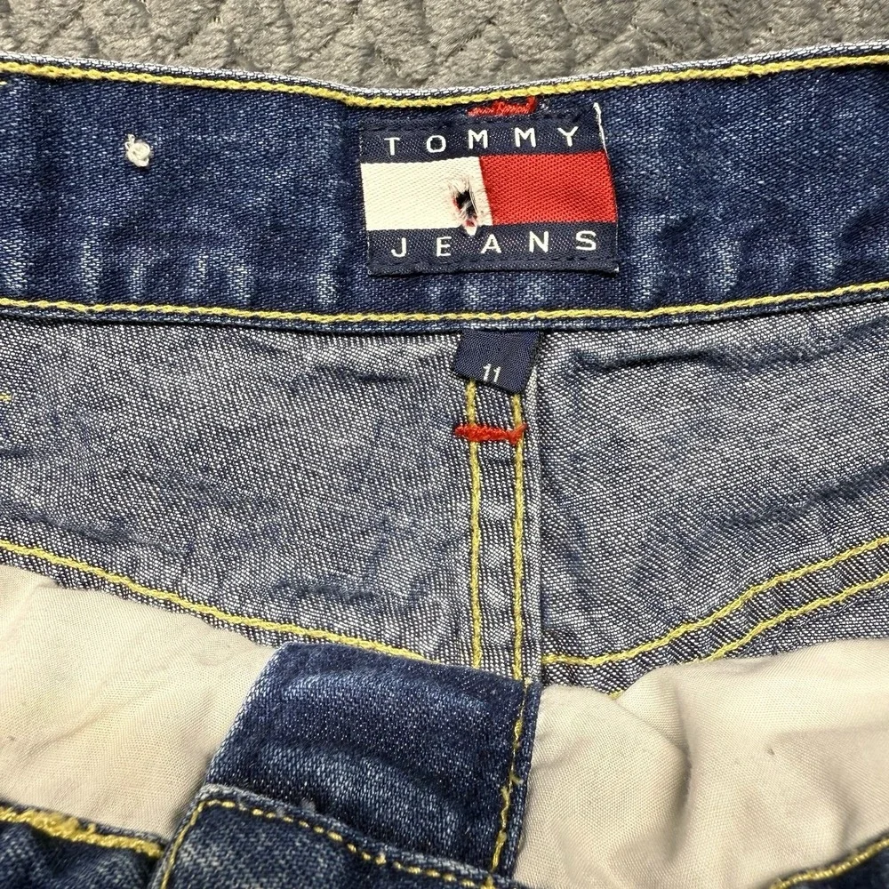 VTG Tommy Hilfiger Jeans Denim Skirt Women's 11 Button Front Y2K Logo Patch Mini